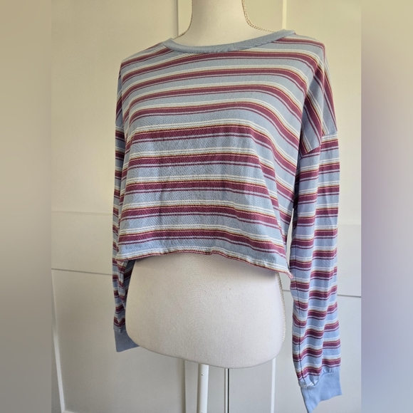 Striped Long Sleeve Crop Top - Picture 2 of 7